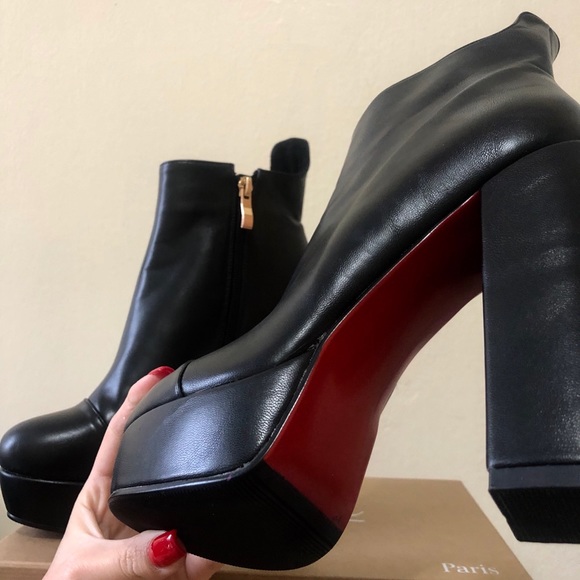 Red bottom helped black leather boots - Picture 2 of 7